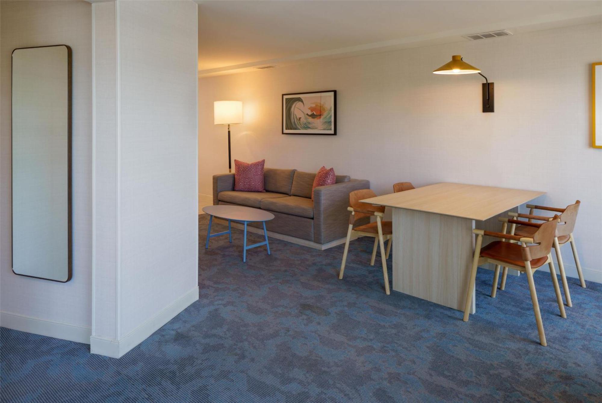 Hilton Garden Doheny 3*